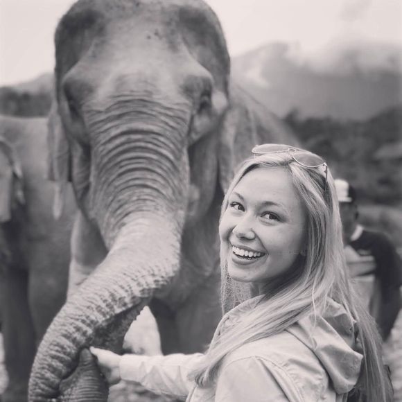 Meet your Posher, Nicole - Picture 1 of 1